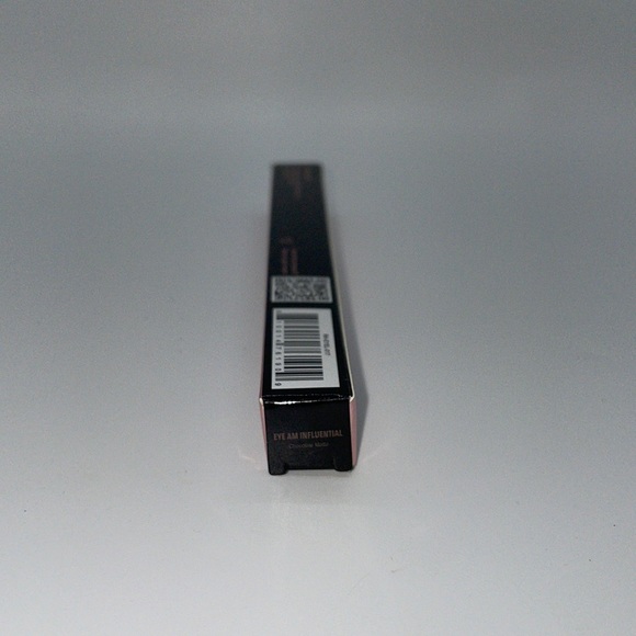 RealHer

Cream Eyeshadow Stick
"Eye Am Influential" (Chocolate Matte) - Picture 3 of 5